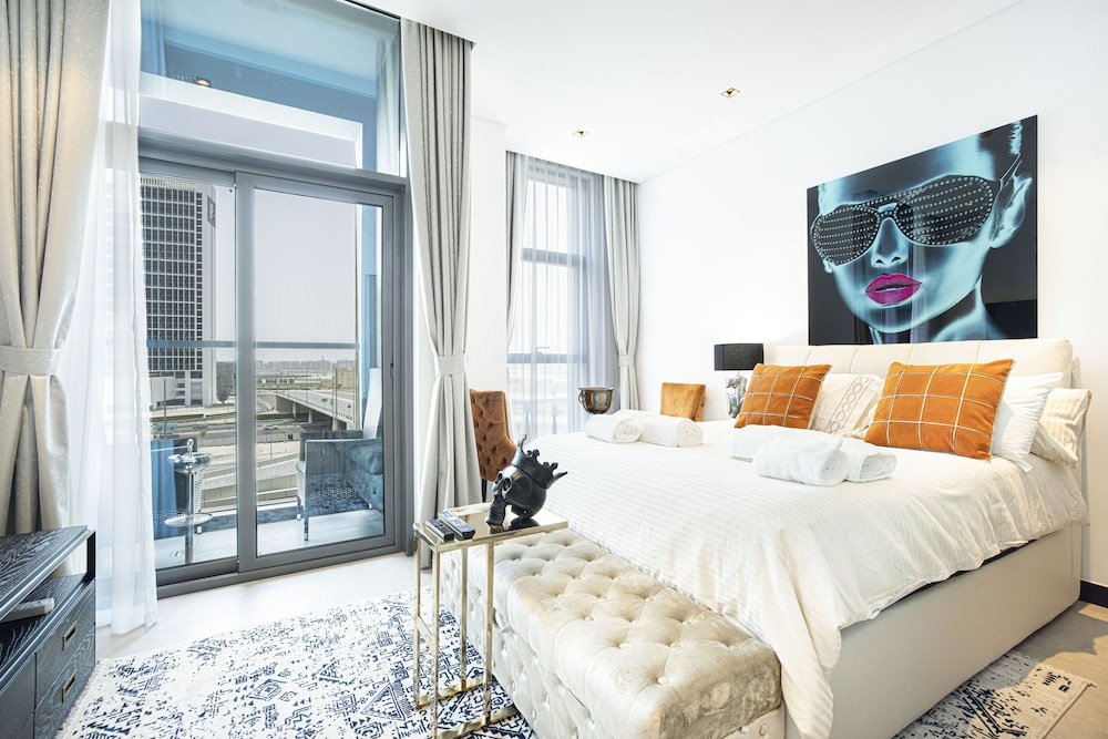 Дубай: Waves - The Suite Dubai Luxury Studio Waterfront Living