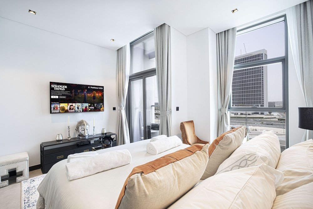 Дубай: Waves - The Suite Dubai Luxury Studio Waterfront Living
