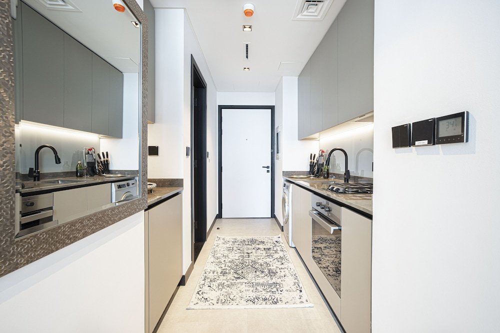 Дубай: Waves - The Suite Dubai Luxury Studio Waterfront Living