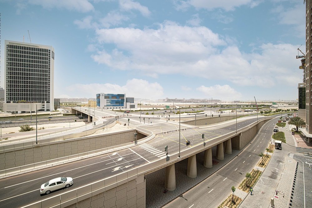 Дубай: Waves - The Suite Dubai Luxury Studio Waterfront Living