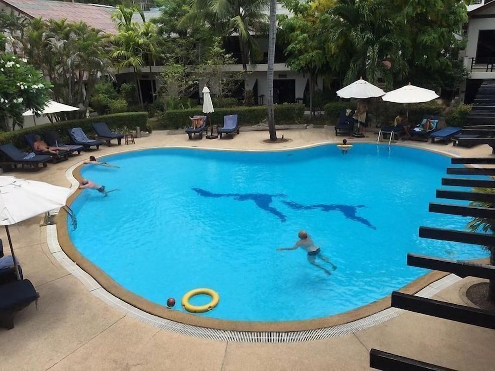 Кату: V Beach Resort