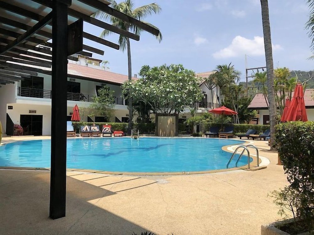 Кату: V Beach Resort