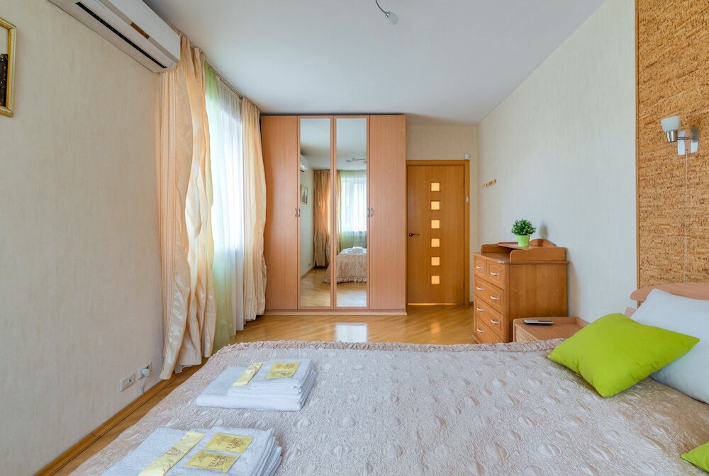 Санкт-Петербург: Renthouse Apartment 5 Liniya