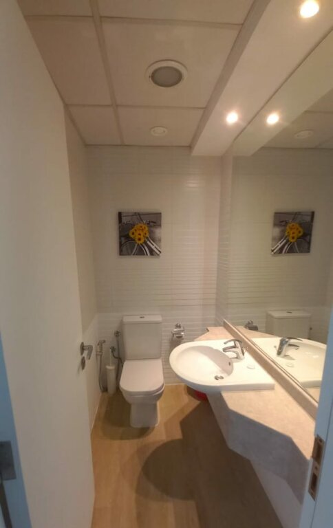 Дубай: Stunning Apartment with balcony Dubai Marina