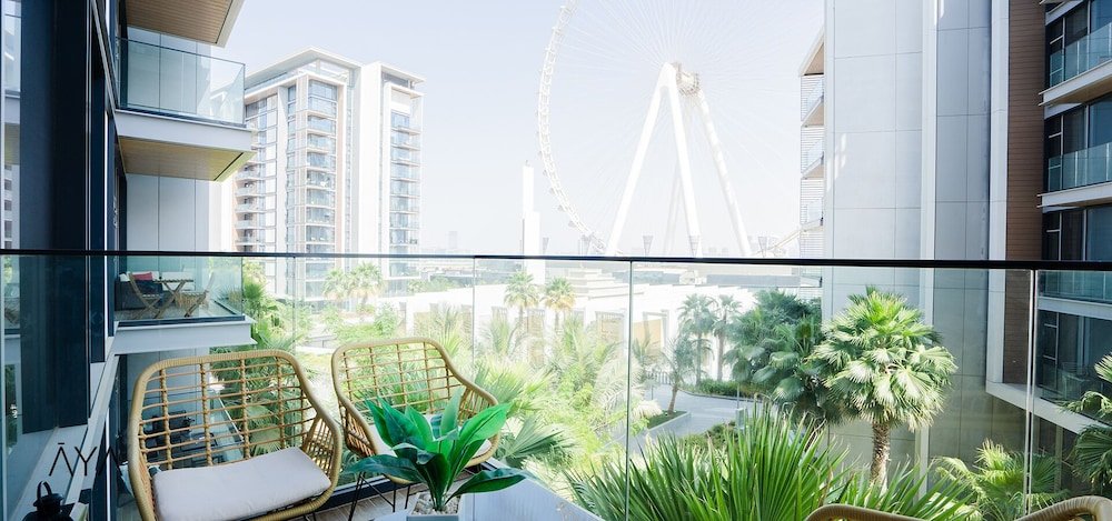 Дубай: Aya - Stunning 1BR Surrounding The Sea Views & Ain Dubai