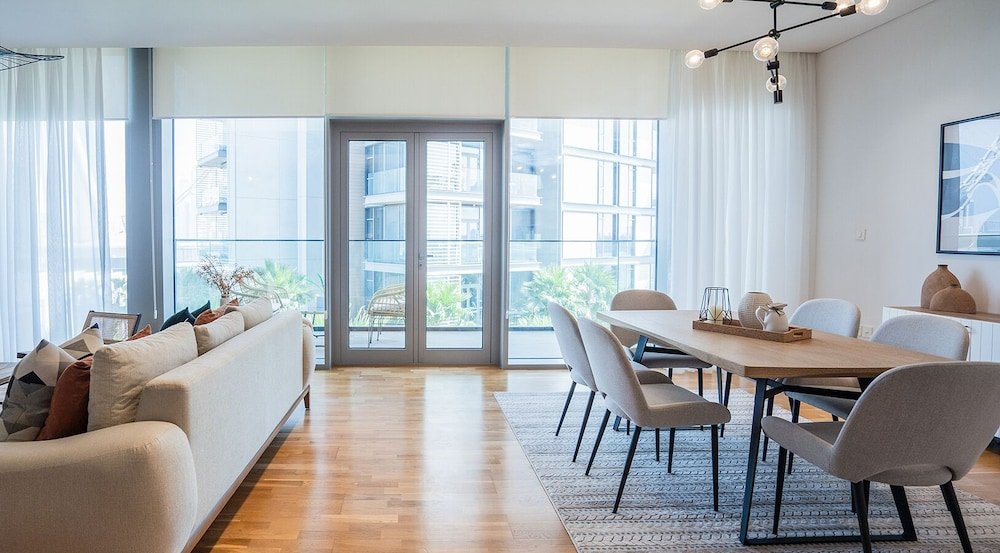 Дубай: Aya - Stunning 1BR Surrounding The Sea Views & Ain Dubai