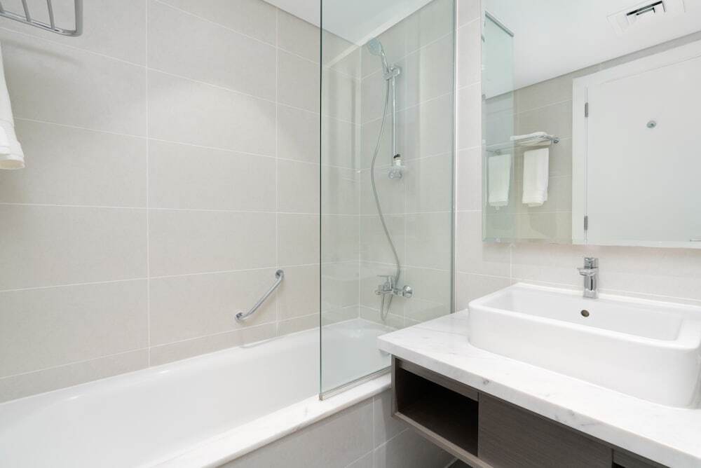 Дубай: Whitesage - Condo With Incredible Canal and Burj Khalifa Views
