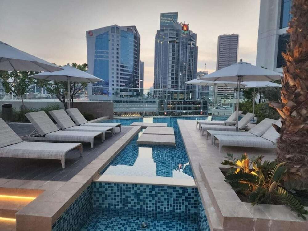 Дубай: Whitesage - Condo With Incredible Canal and Burj Khalifa Views