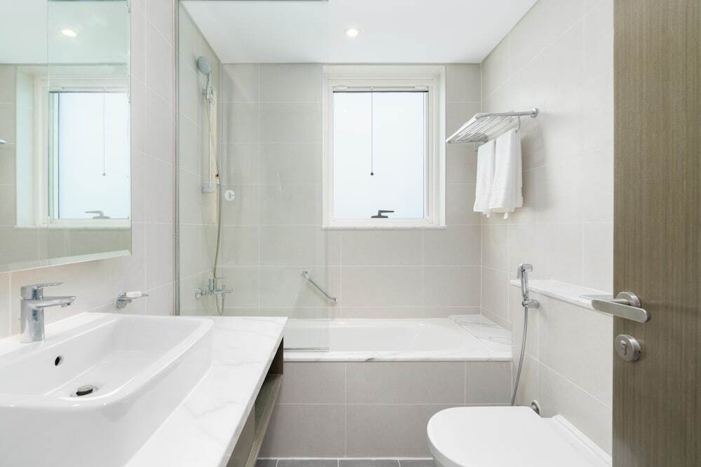 Дубай: Whitesage - Condo With Incredible Canal and Burj Khalifa Views