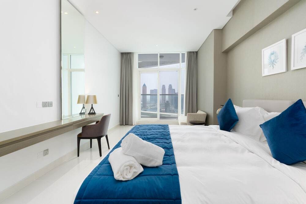 Дубай: Whitesage - Condo With Incredible Canal and Burj Khalifa Views
