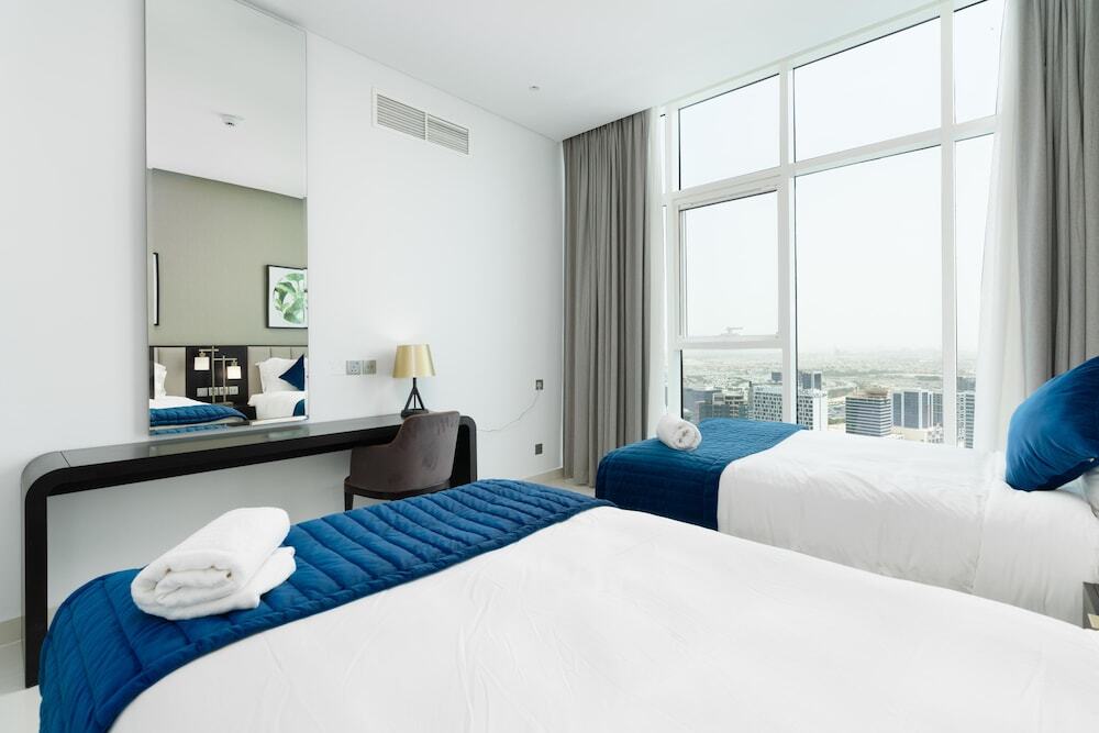 Дубай: Whitesage - Condo With Incredible Canal and Burj Khalifa Views