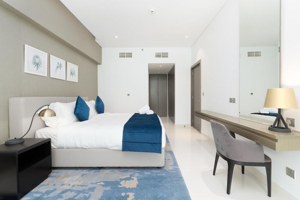 Дубай: Whitesage - Condo With Incredible Canal and Burj Khalifa Views