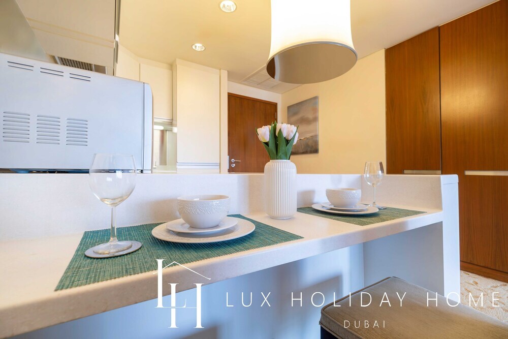Дубай: LUX | The EMAAR Fashion Avenue Studio