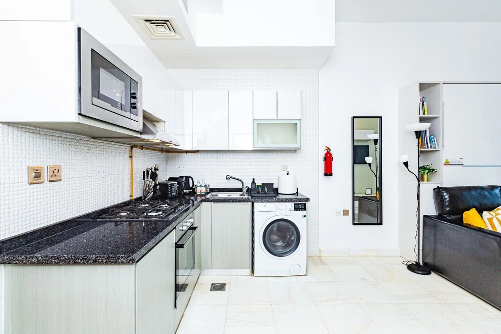 Дубай: Waves - Chic Studio With Balcony Overlooking City Views