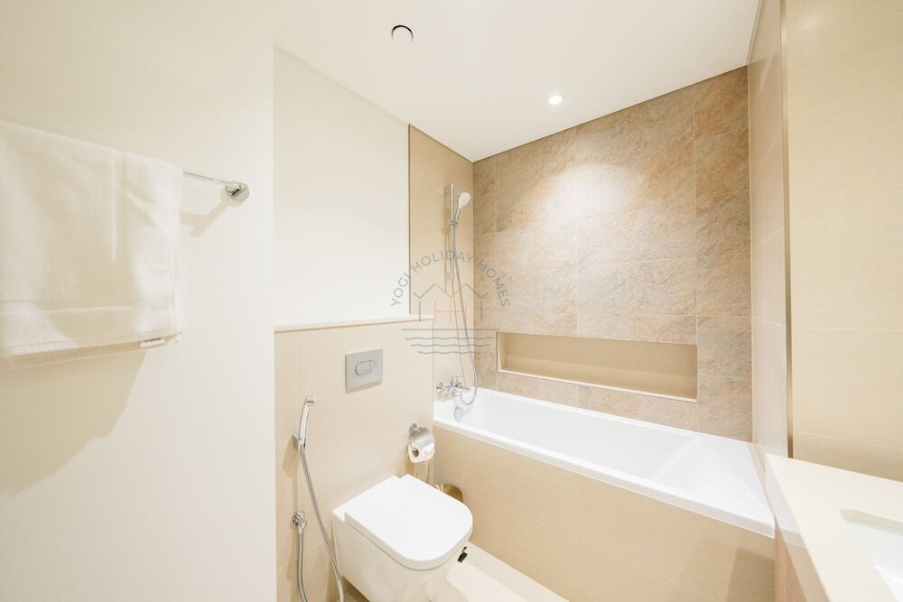 Дубай: Yogi - Modern 2BR Apartment with Stunning Dubai Fountain