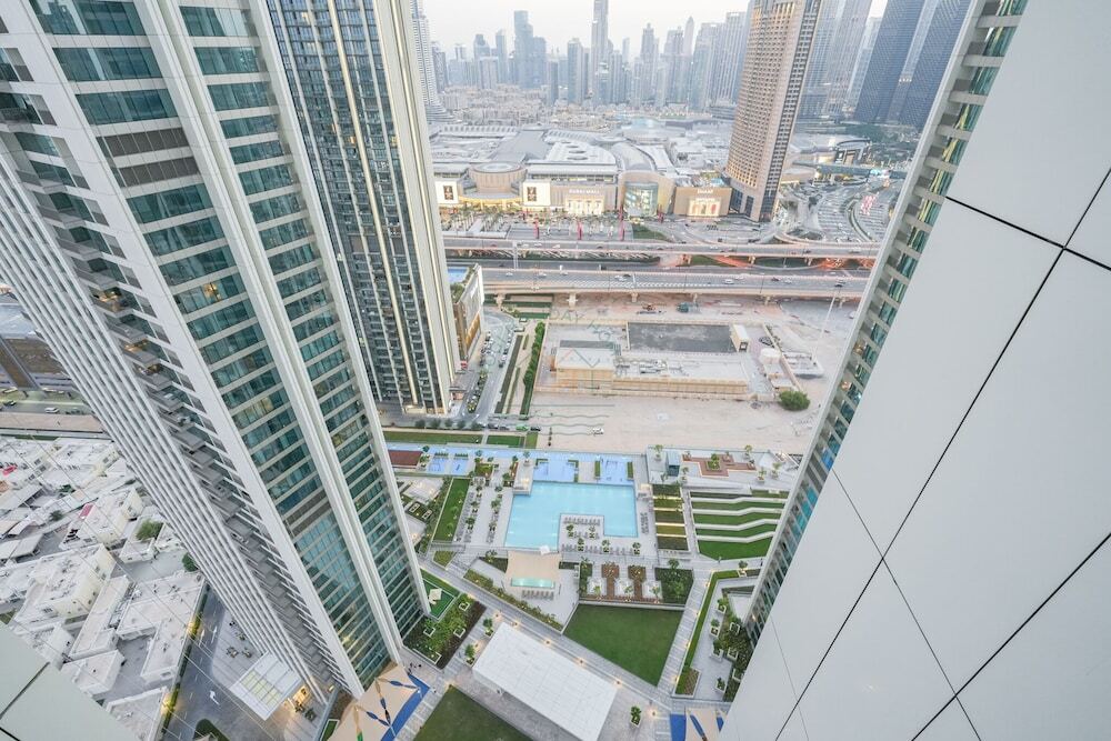 Дубай: Yogi - Modern 2BR Apartment with Stunning Dubai Fountain