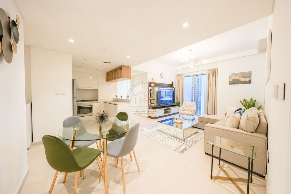 Дубай: Yogi - Modern 2BR Apartment with Stunning Dubai Fountain