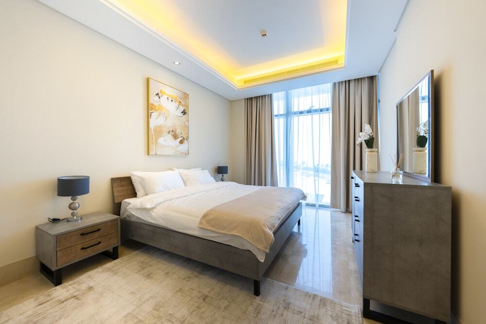 Дубай: Spacious beachfront 2 bedroom apartment