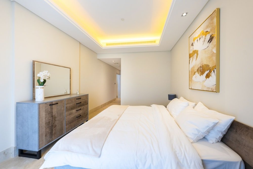 Дубай: Spacious beachfront 2 bedroom apartment