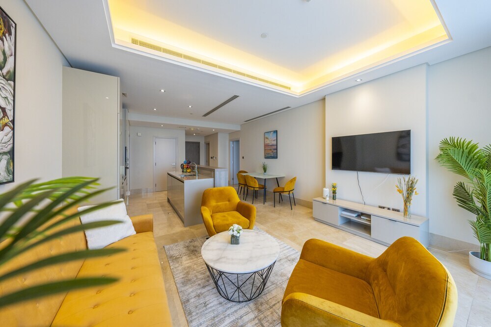 Дубай: Spacious beachfront 2 bedroom apartment