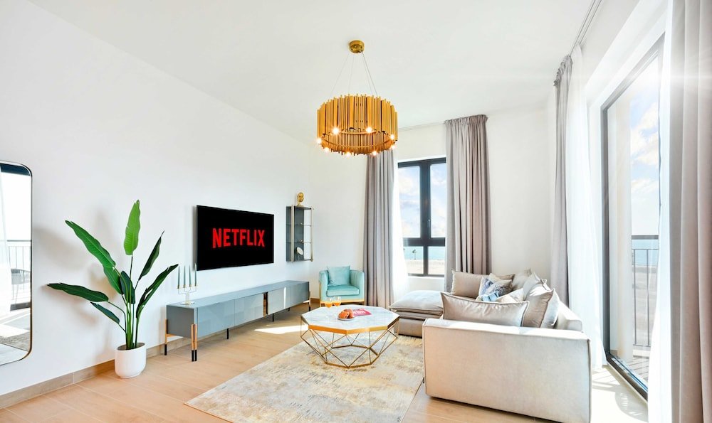 Дубай: LUX  Le Pont Sea View Suite