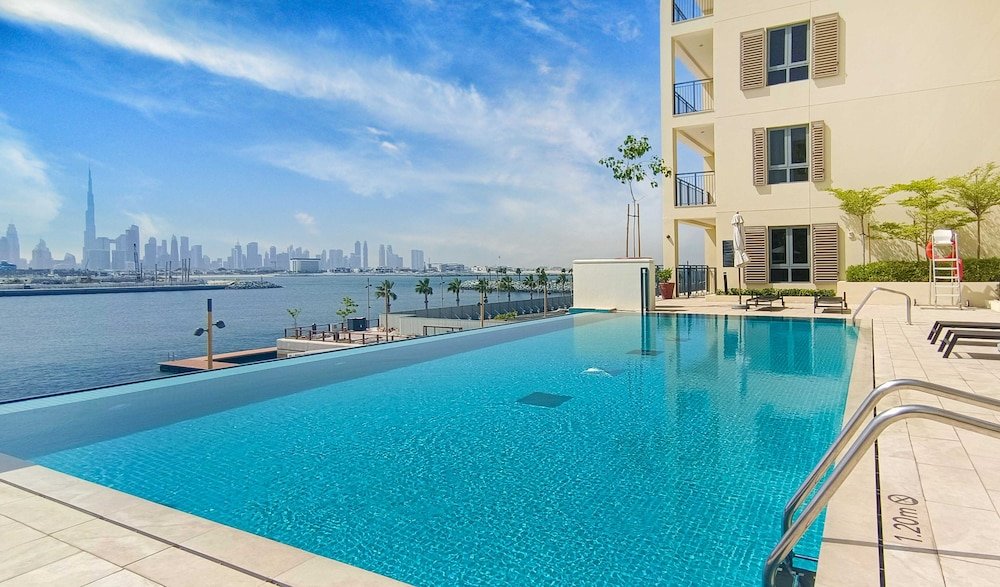 Дубай: LUX  Le Pont Sea View Suite