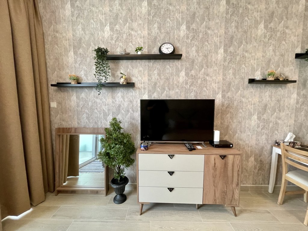Дубай: Spacious & Cute Studio with Balcony