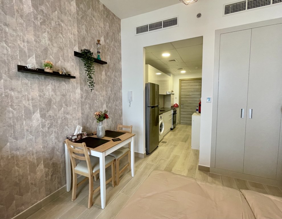 Дубай: Spacious & Cute Studio with Balcony