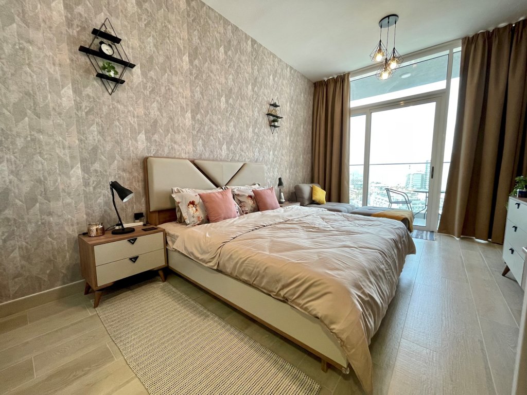 Дубай: Spacious & Cute Studio with Balcony