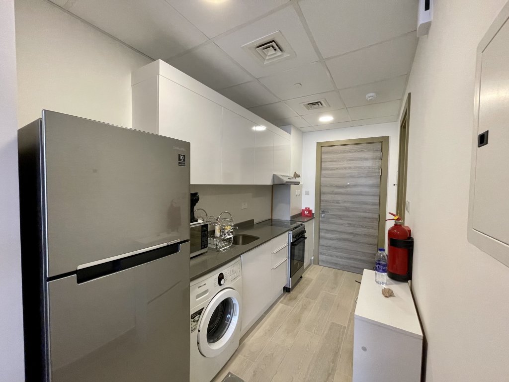 Дубай: Spacious & Cute Studio with Balcony