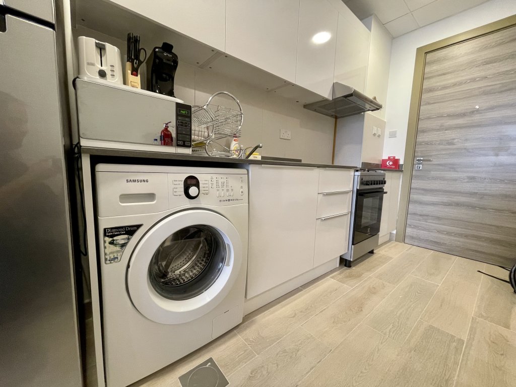 Дубай: Spacious & Cute Studio with Balcony