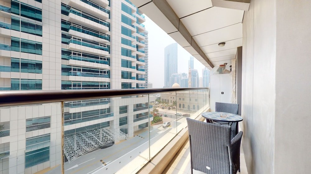Дубай: GreenFuture - Elegant Apartment With Balcony Near The Walk JBR