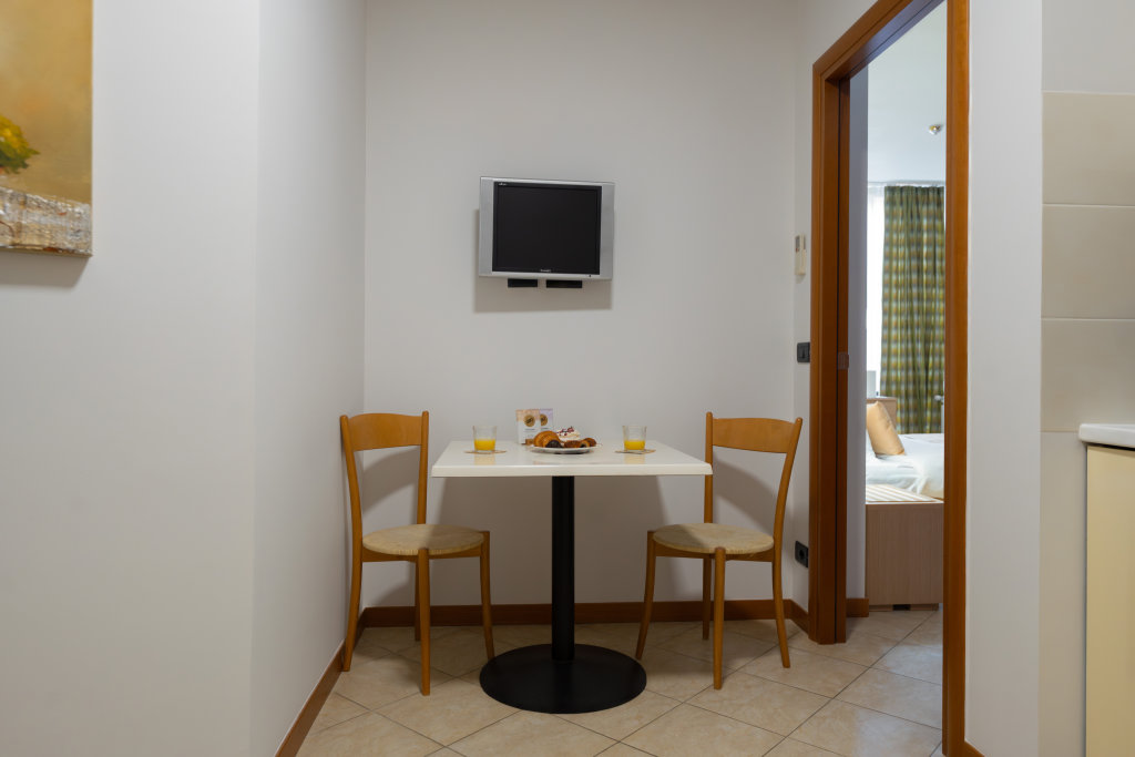 Ереван: Апартаменты Republic Square's Chic Hideaway/1BR Apt/by Keygo 76