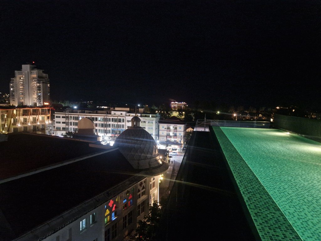 Кату: Апартаменты The Deck Patong