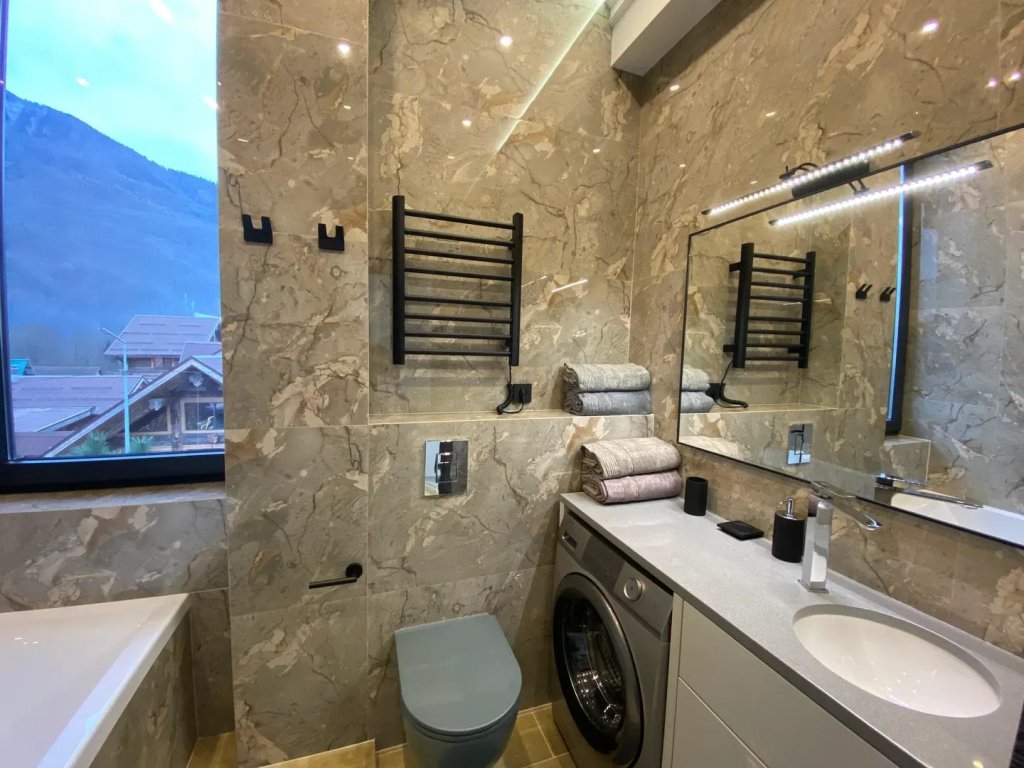 Apartamenty na ulice Zashchitnikov Kavkaza 114 — фото 1