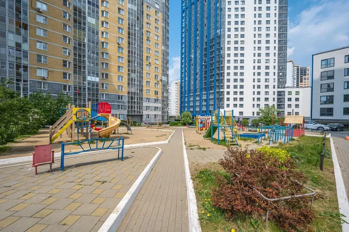 Екатеринбург: Лайт Апартаменты на улице Гастелло 32А