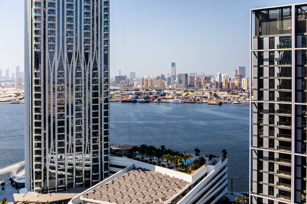 Дубай: Апартаменты Urban 2BR with Harbour views at Creek Rise Tower
