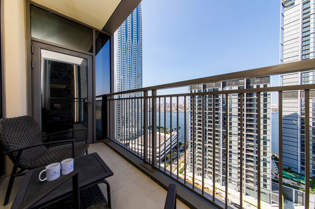 Дубай: Апартаменты Urban 2BR with Harbour views at Creek Rise Tower