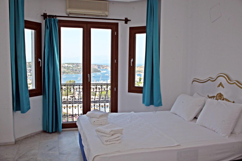 Гельтюркбюкю: Türkbükü Hill Hotel & Beach