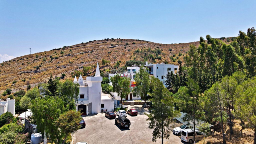 Гельтюркбюкю: Türkbükü Hill Hotel & Beach