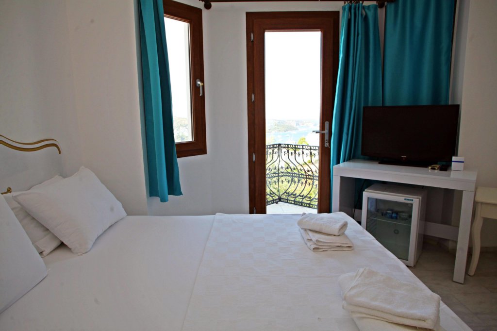 Гельтюркбюкю: Türkbükü Hill Hotel & Beach