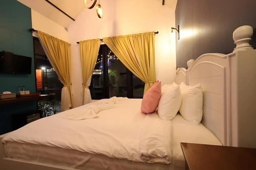 Ранонг: ST Resort