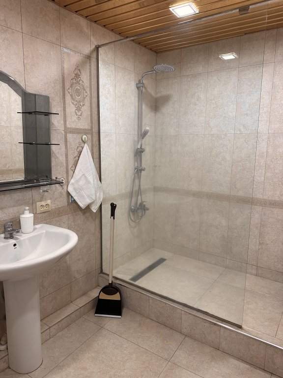 Ереван: Апартаменты Great Balcony 2 Bedroom in City Center Near Malibu