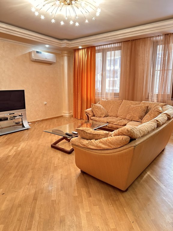 Ереван: Апартаменты Great Balcony 2 Bedroom in City Center Near Malibu
