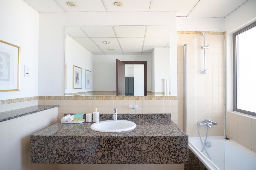 Дубай: Апартаменты GMA Amwaj 2BR Sea View High Floor