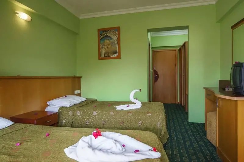 Чамьюва: Larissa Inn