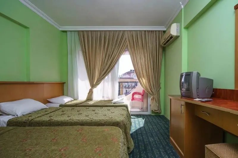 Чамьюва: Larissa Inn