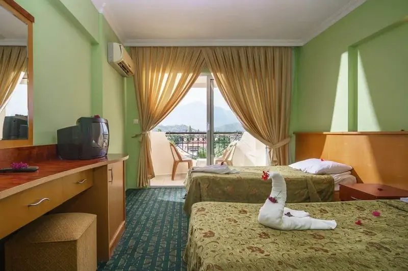 Чамьюва: Larissa Inn