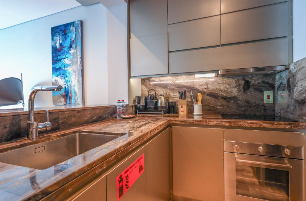 Дубай: Apartments Elite LUX Holiday Homes - Sky-High Luxury 1BR with Stunning Views in Marina, Dubai