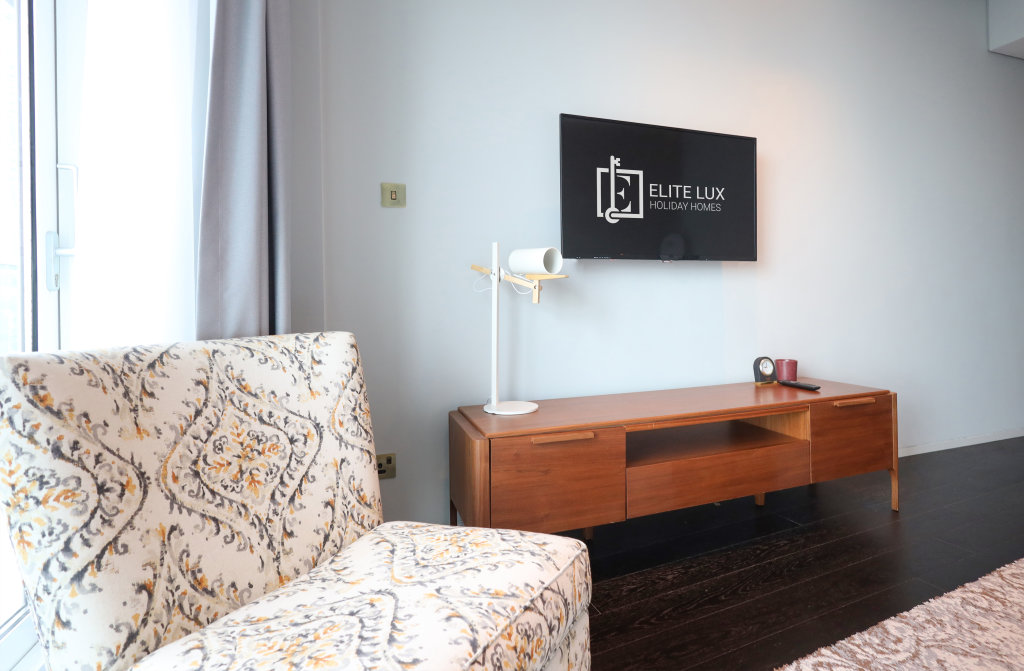 Дубай: Apartments Elite LUX Holiday Homes - Sky-High Luxury 1BR with Stunning Views in Marina, Dubai